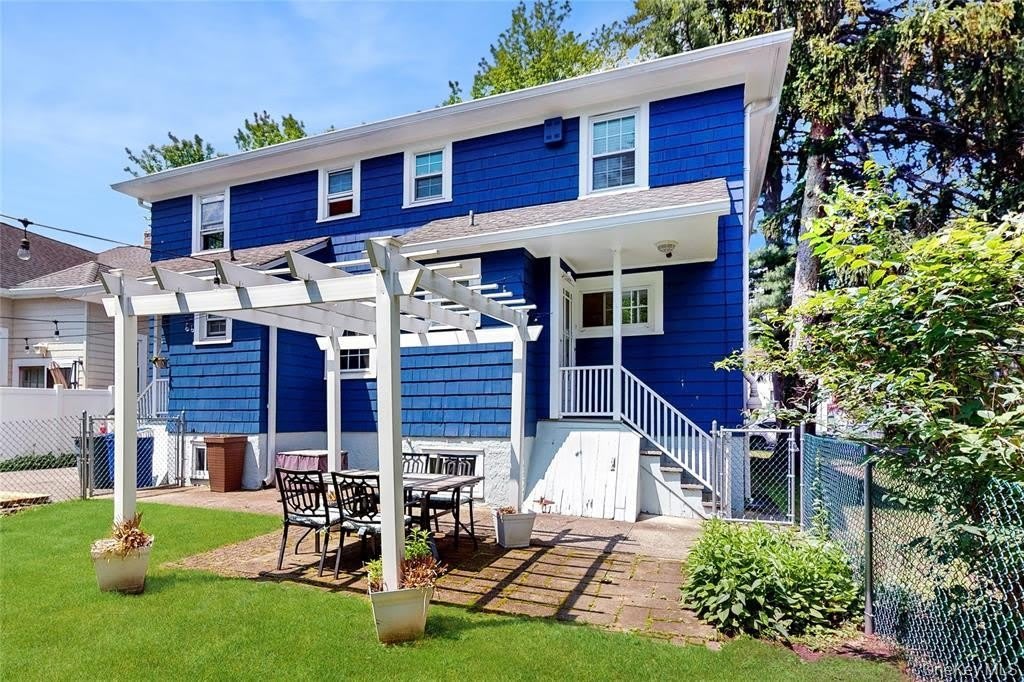 460 Carol Place – photo 2