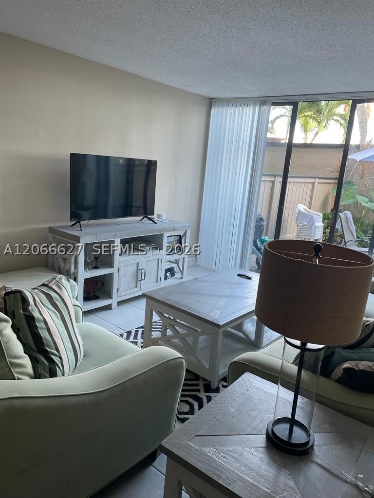 1830 Embassy Dr – photo 2