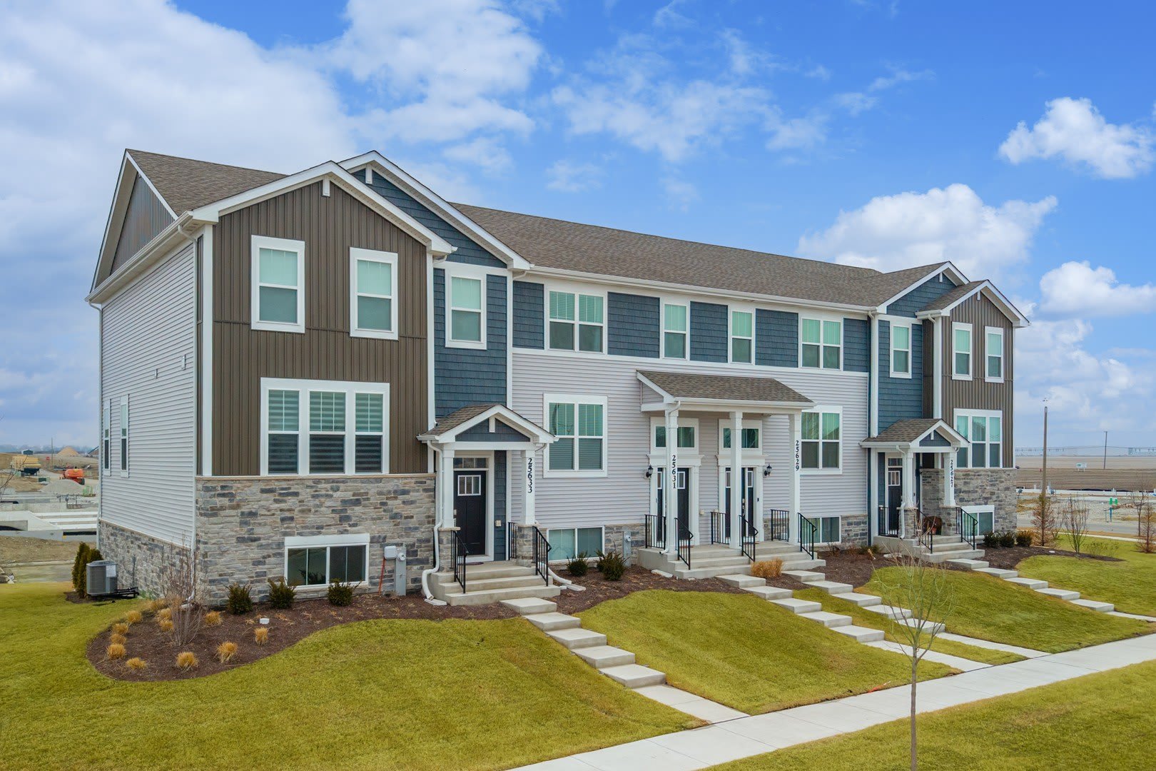 25631 W Wakefield Drive – photo 2