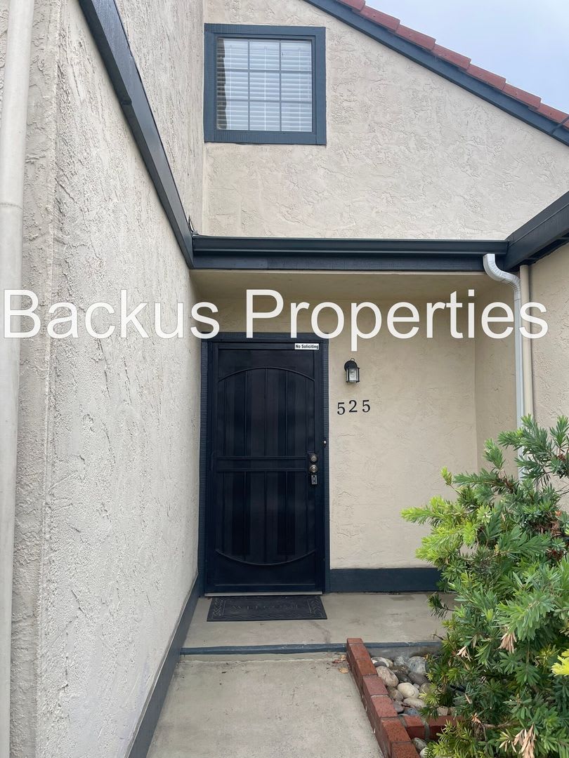 Wonderful two-story three bedroom home in North Salinas – photo 2
