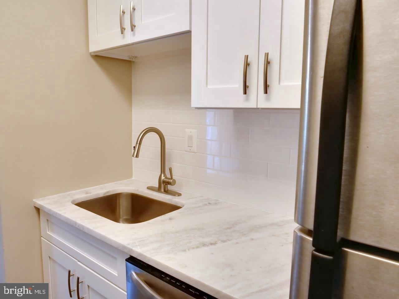 3874 Lyndhurst Drive – photo 3