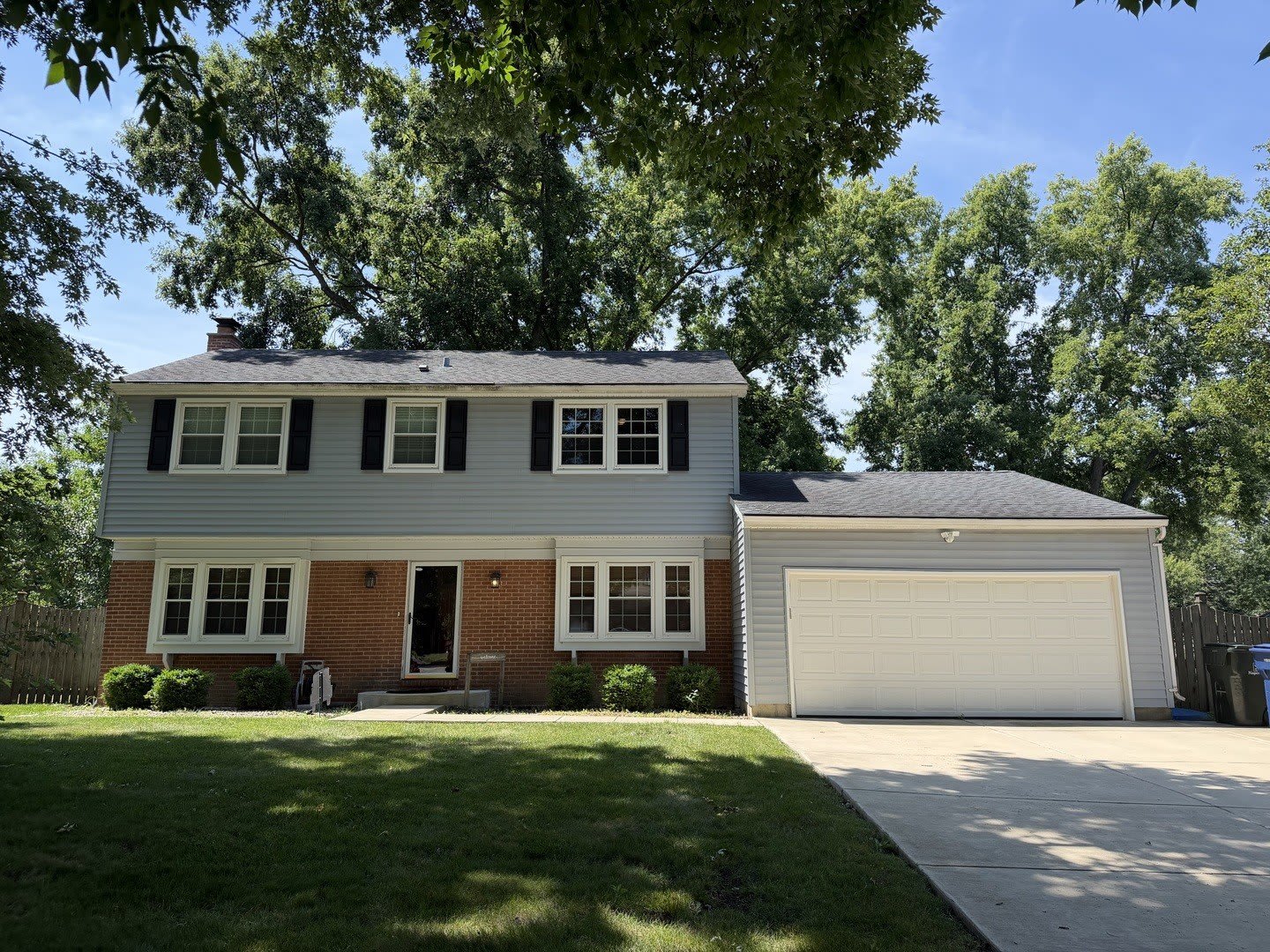 1927 Farmington Court – photo 1