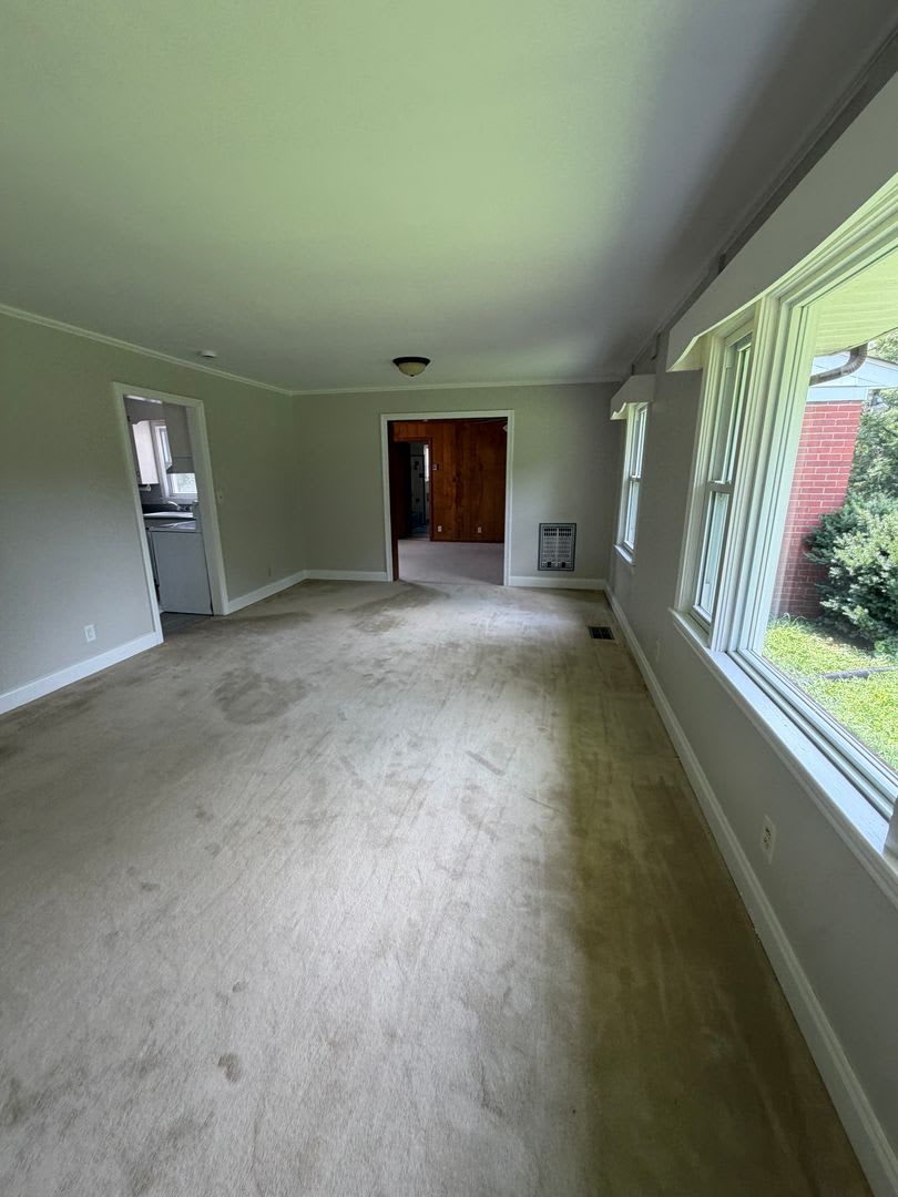 Country Rental on Approximately 1.9 Acres With 4 Bedrooms! – photo 2