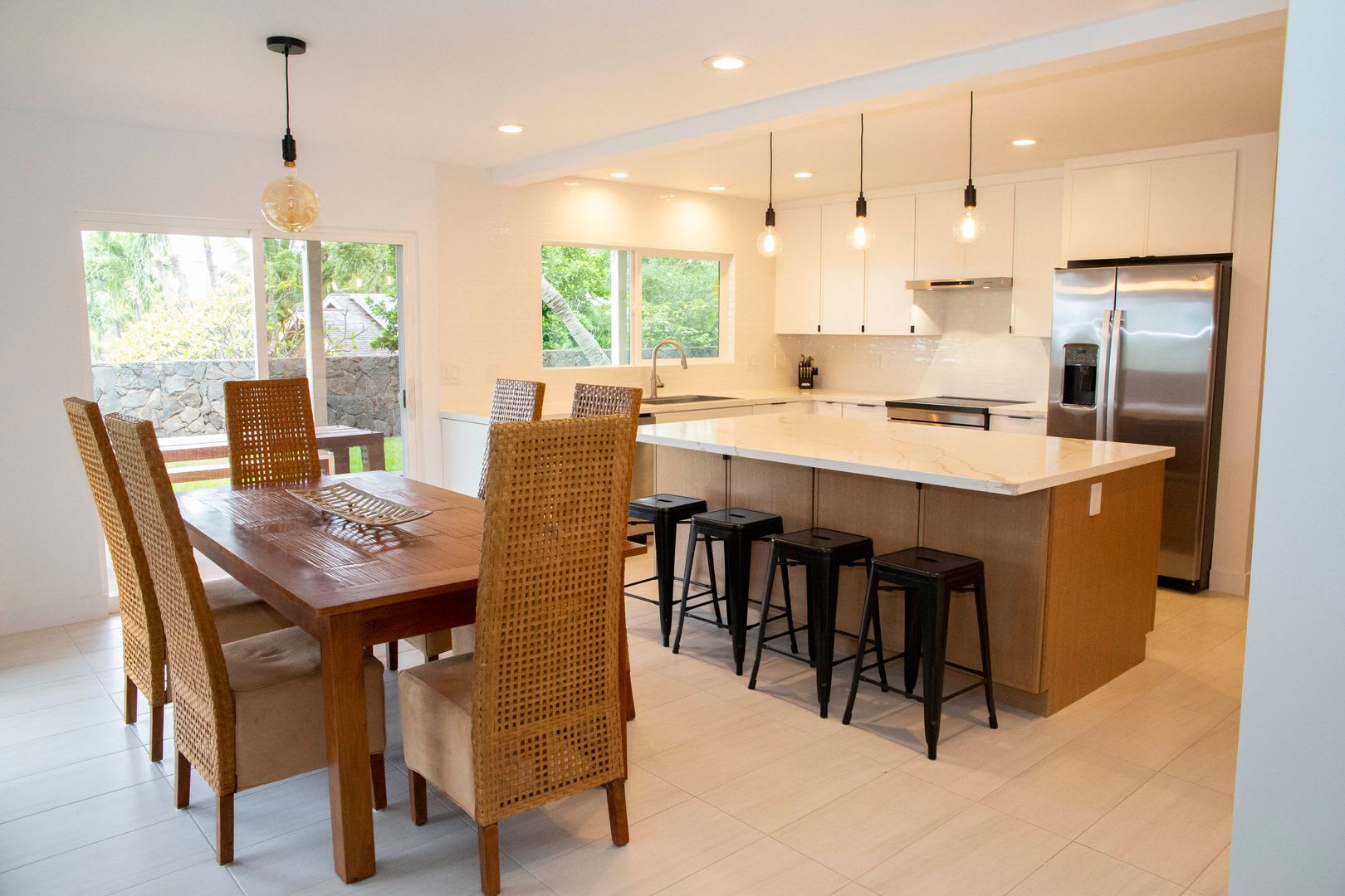 Beautifully Appointed Fully Furnished 4 Bedroom 3 Bathroom Kuau Bayview House W Ocean Views – photo 2