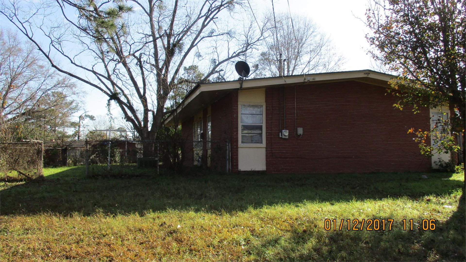 Nice three bedroom one bath – photo 2