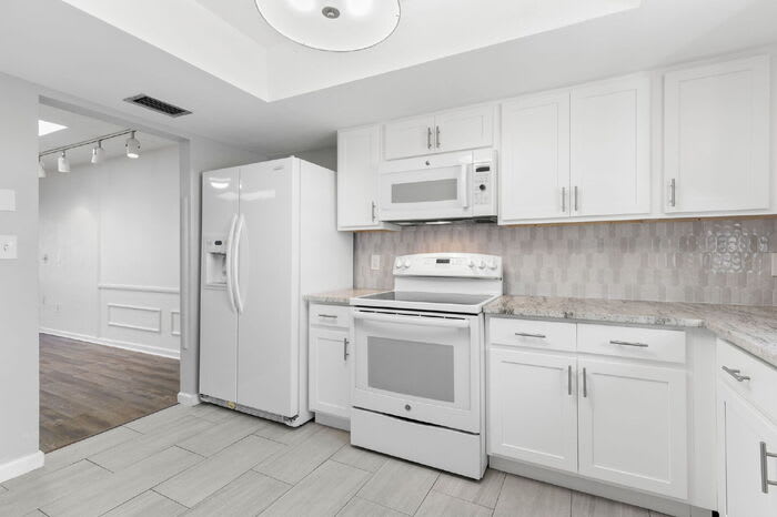 1657 South Lake Avenue – photo 4