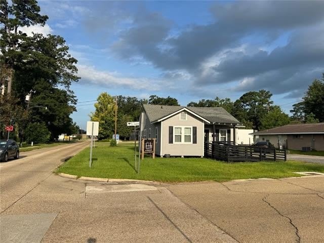 110 S LAUREL Street – photo 3