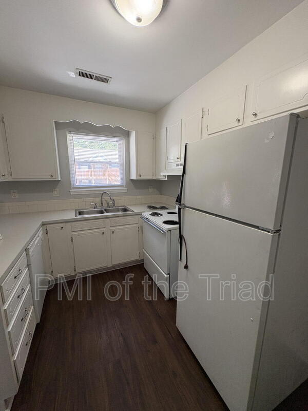 1600 Oak Croft Ct – photo 4