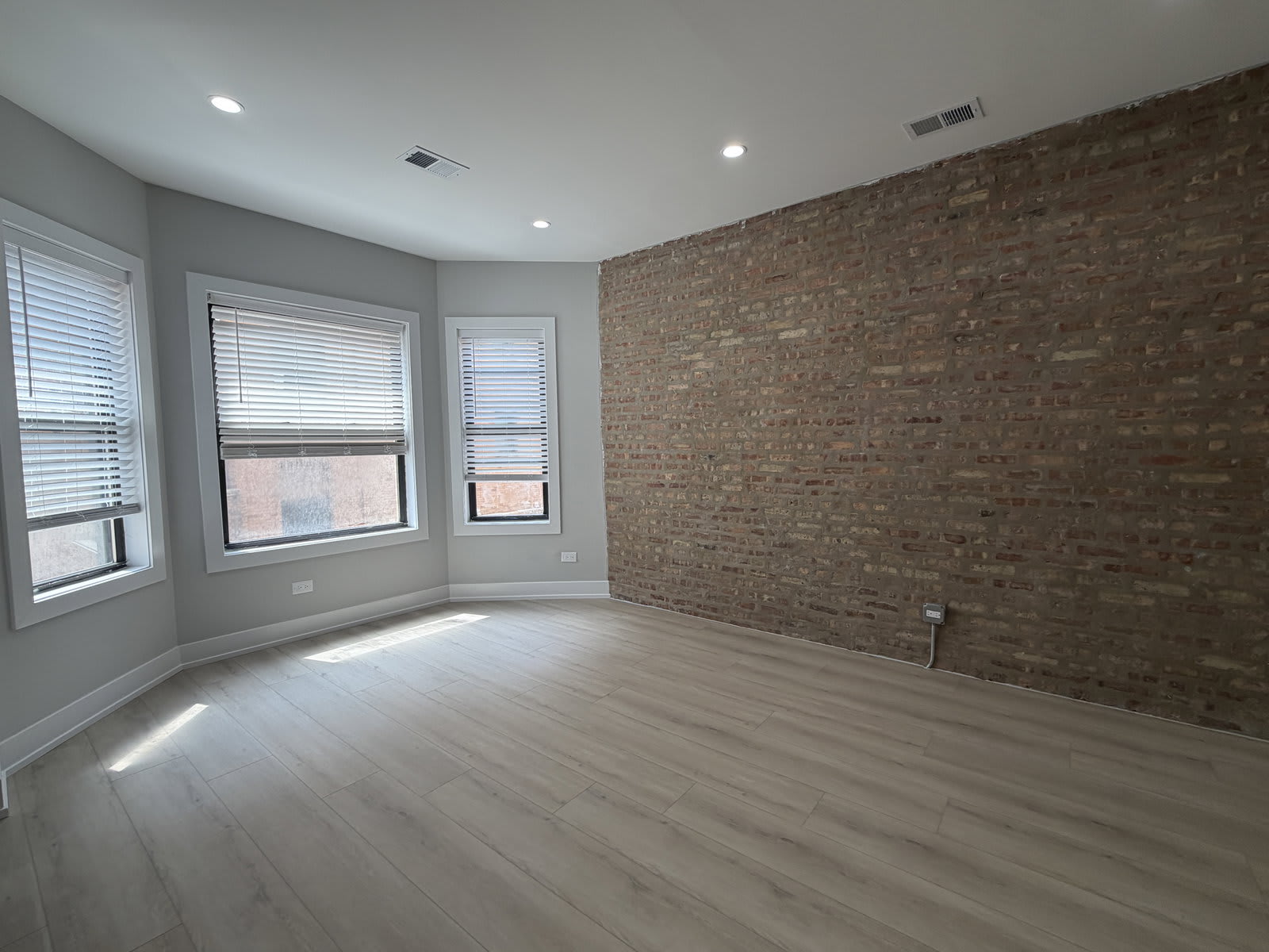 5123 South University Avenue – photo 4