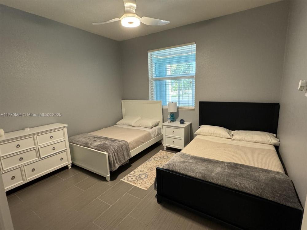 350 SW 2nd Ave – photo 4