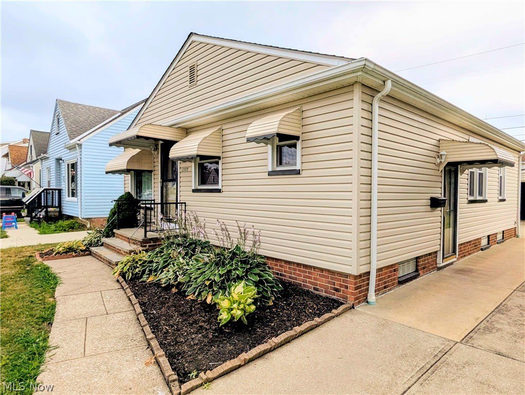 3207 Wellington Avenue – photo 2