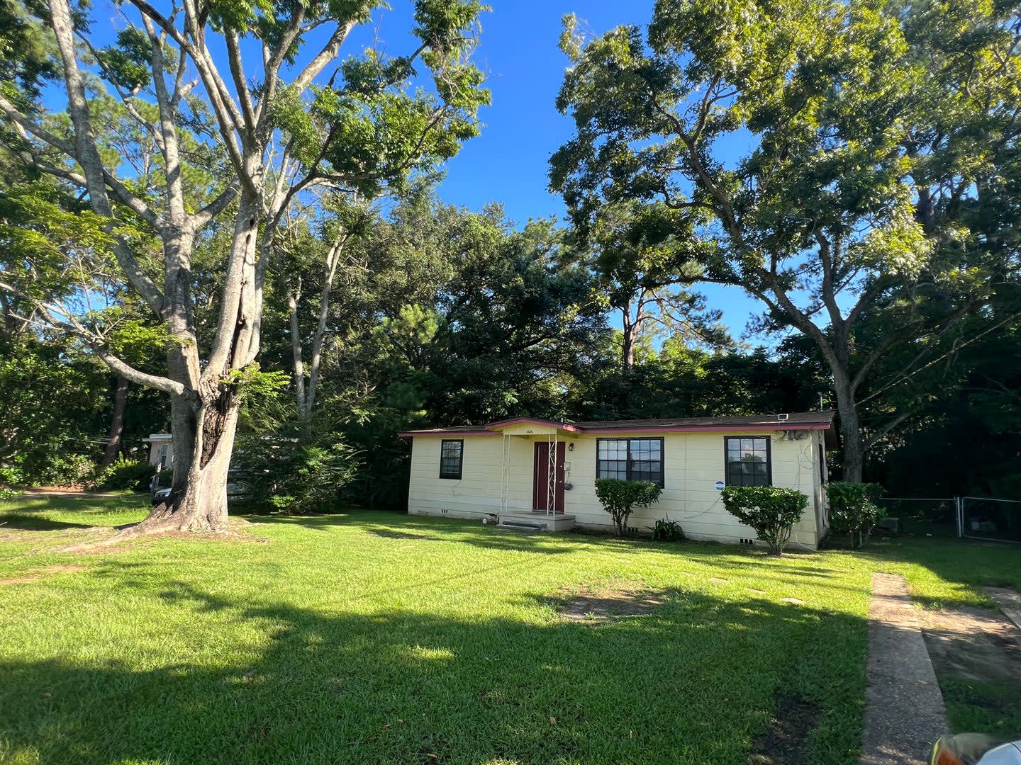 1806 Pepper Drive – photo 1