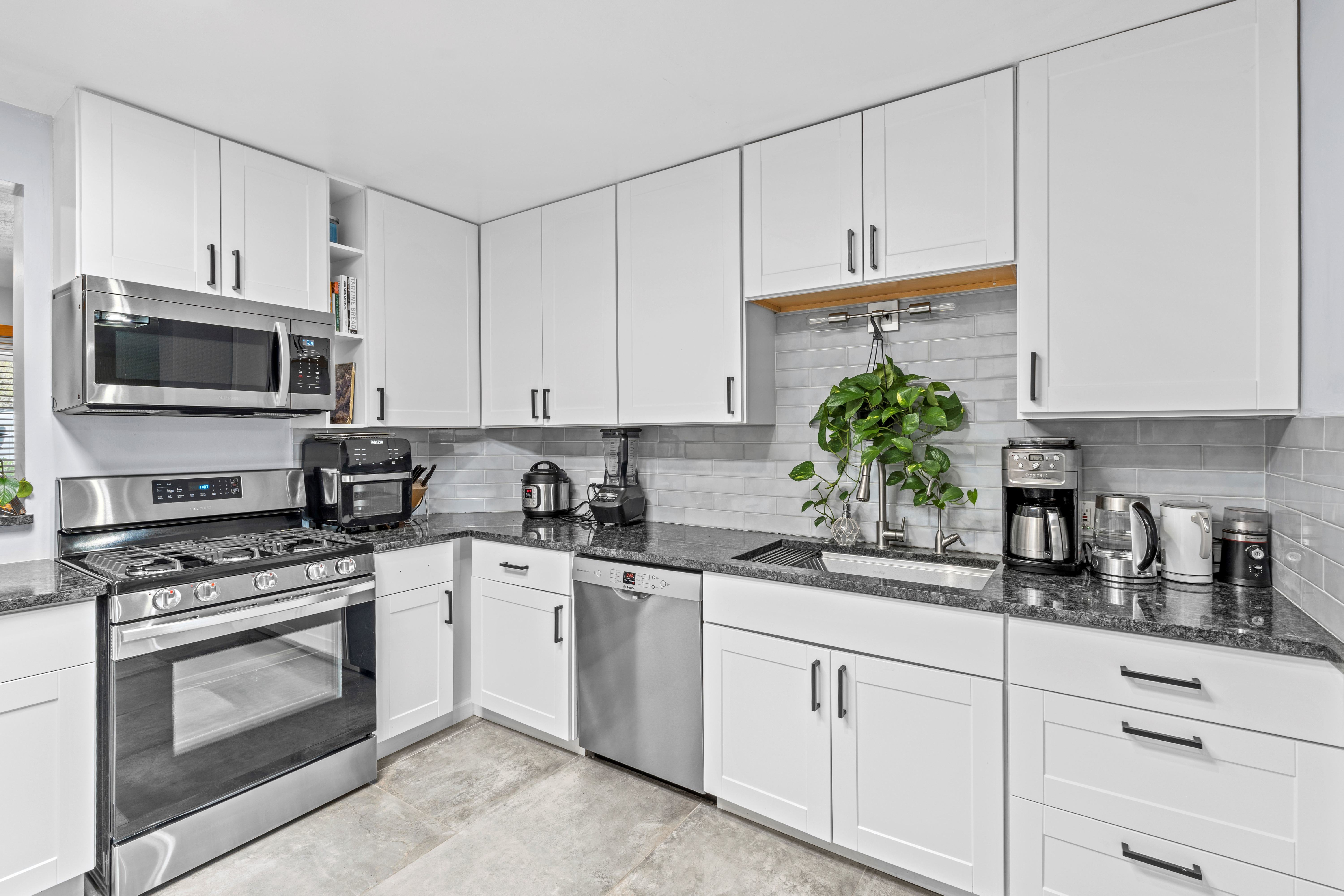 4908 Burton Ave Se – photo 5