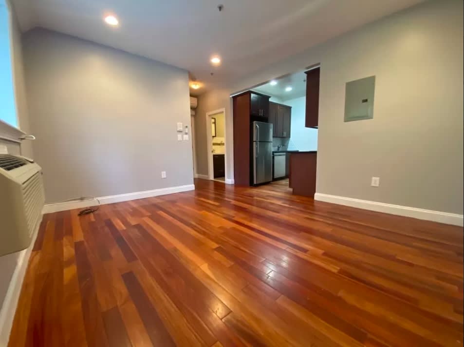 296 Willis Avenue 2 – photo 3