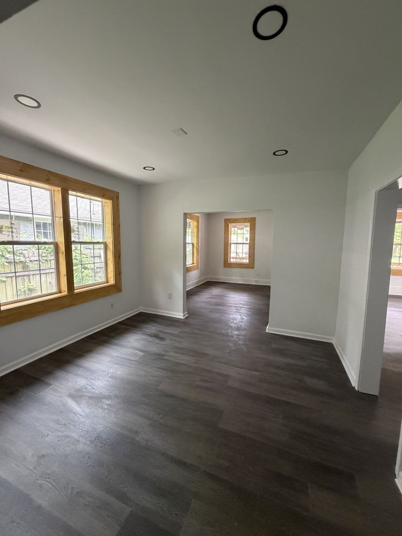 Spacious 3-Bedroom, 2-Bath House – Unfurnished – photo 2