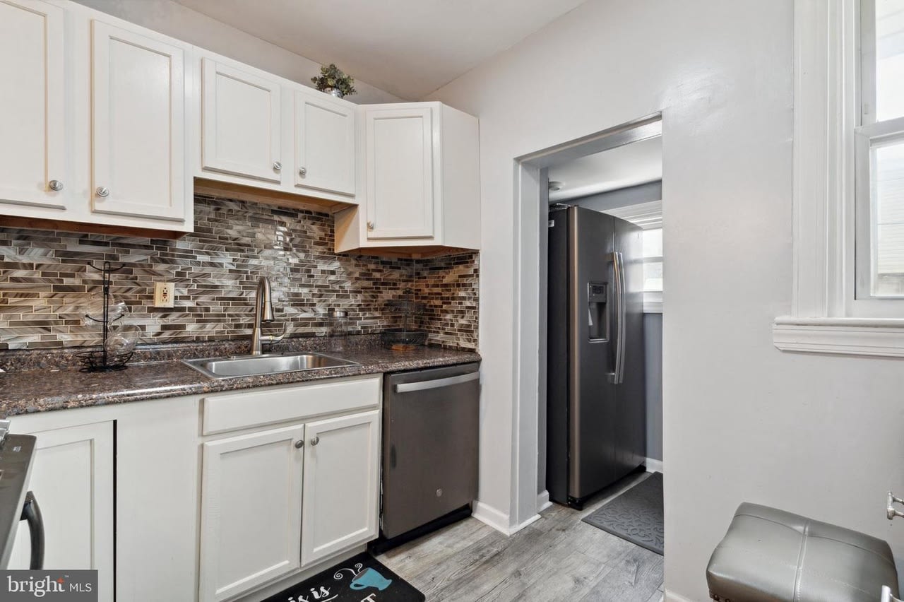 7117 Woolston Avenue – photo 4