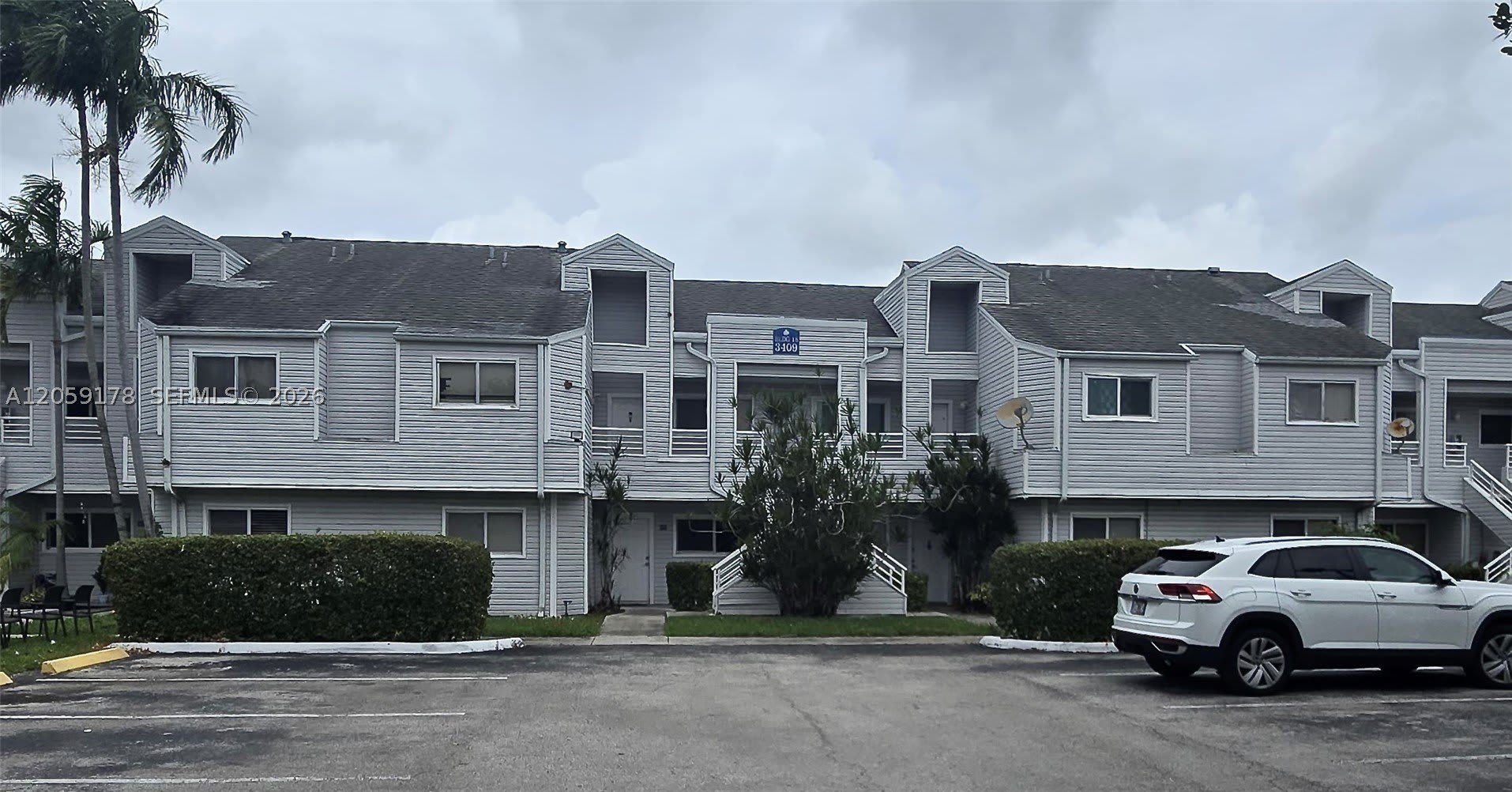 3409 NW 44th St – photo 2