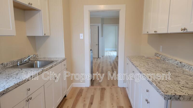 414 Cedar St (Middle) – photo 3