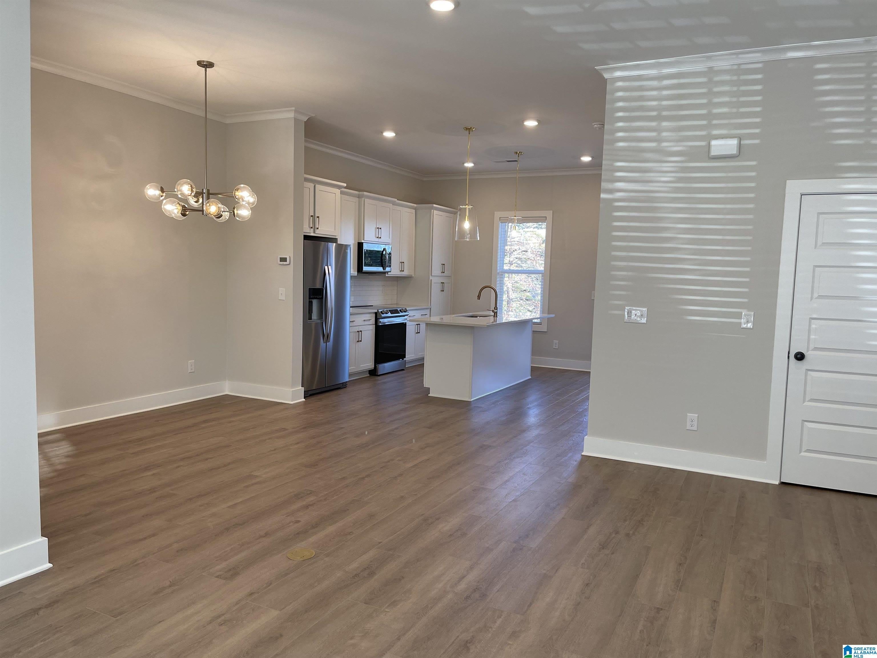 4870 SILAS AVENUE – photo 3