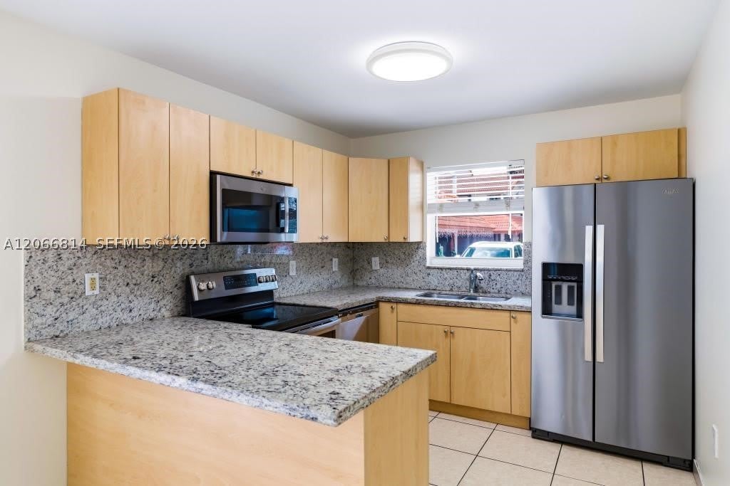 3072 NW 14th St – photo 5