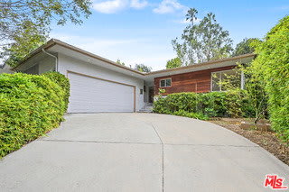 9512 Duxbury Lane – photo 1