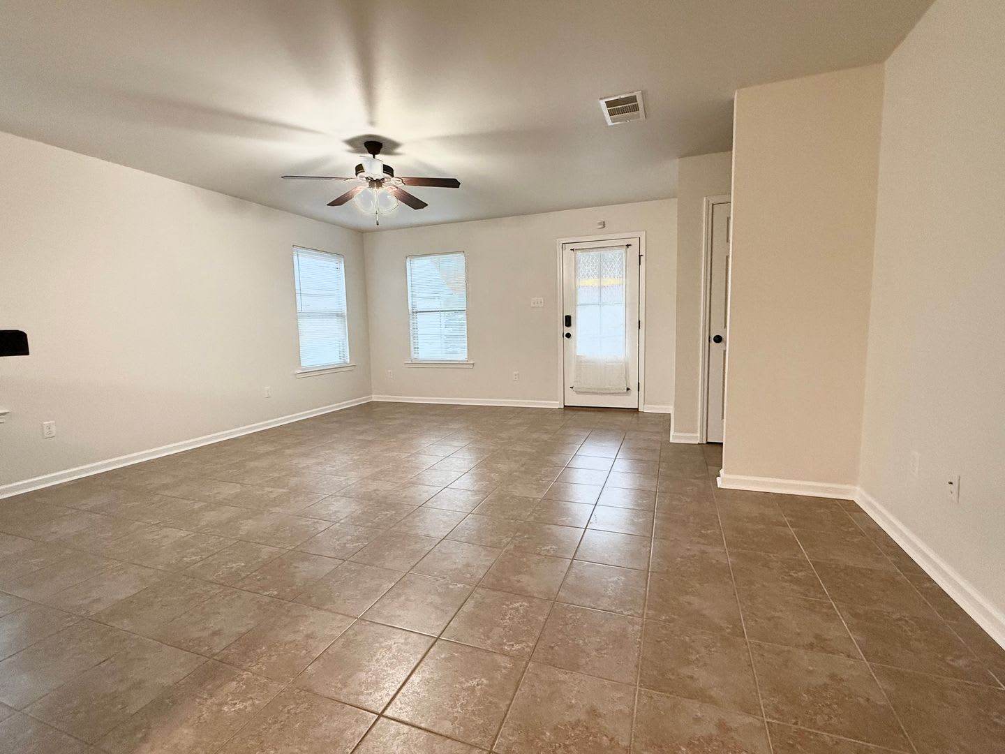 Beautiful 3 Bedroom Home In Prairieville – photo 4