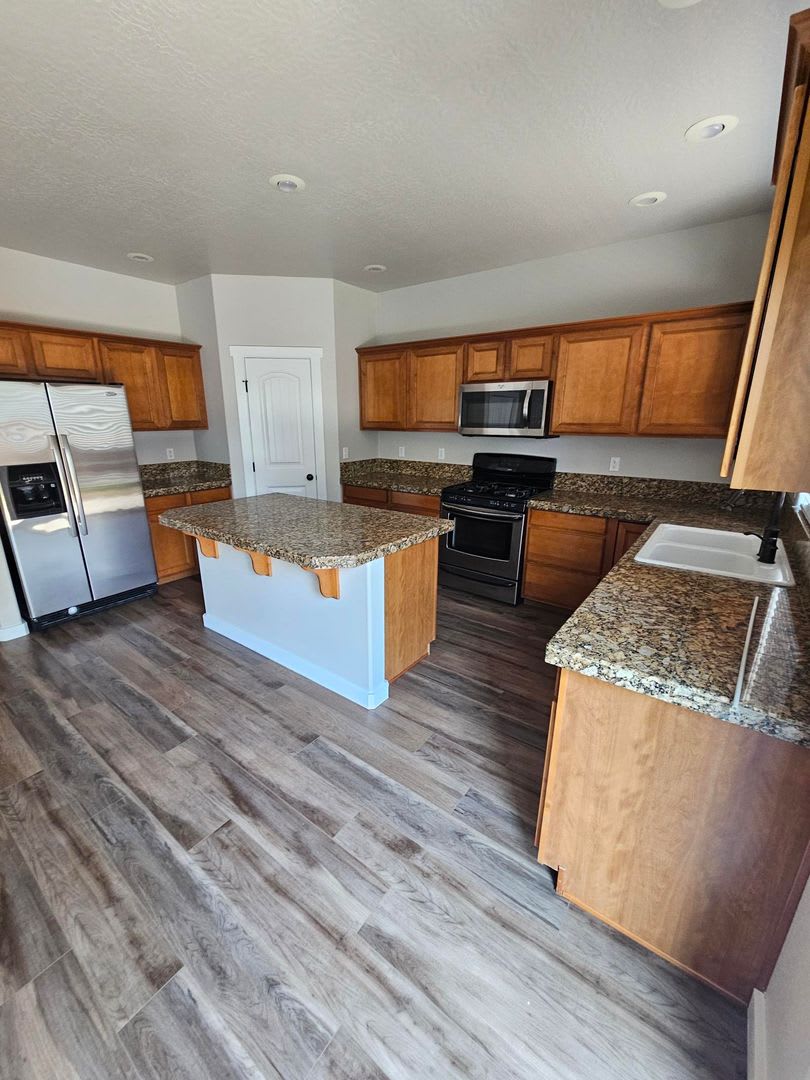 Gorgeous 4 bedroom 2.5 bath, Meridian home in Silverleaf Subdivision. Newer flooring and paint. – photo 3