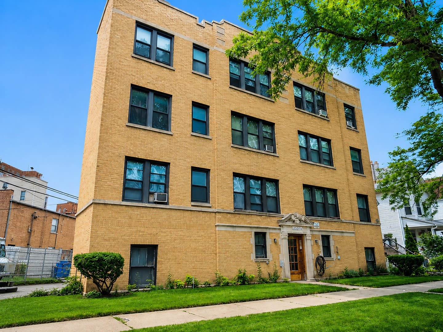6018 N PAULINA Street – photo 1