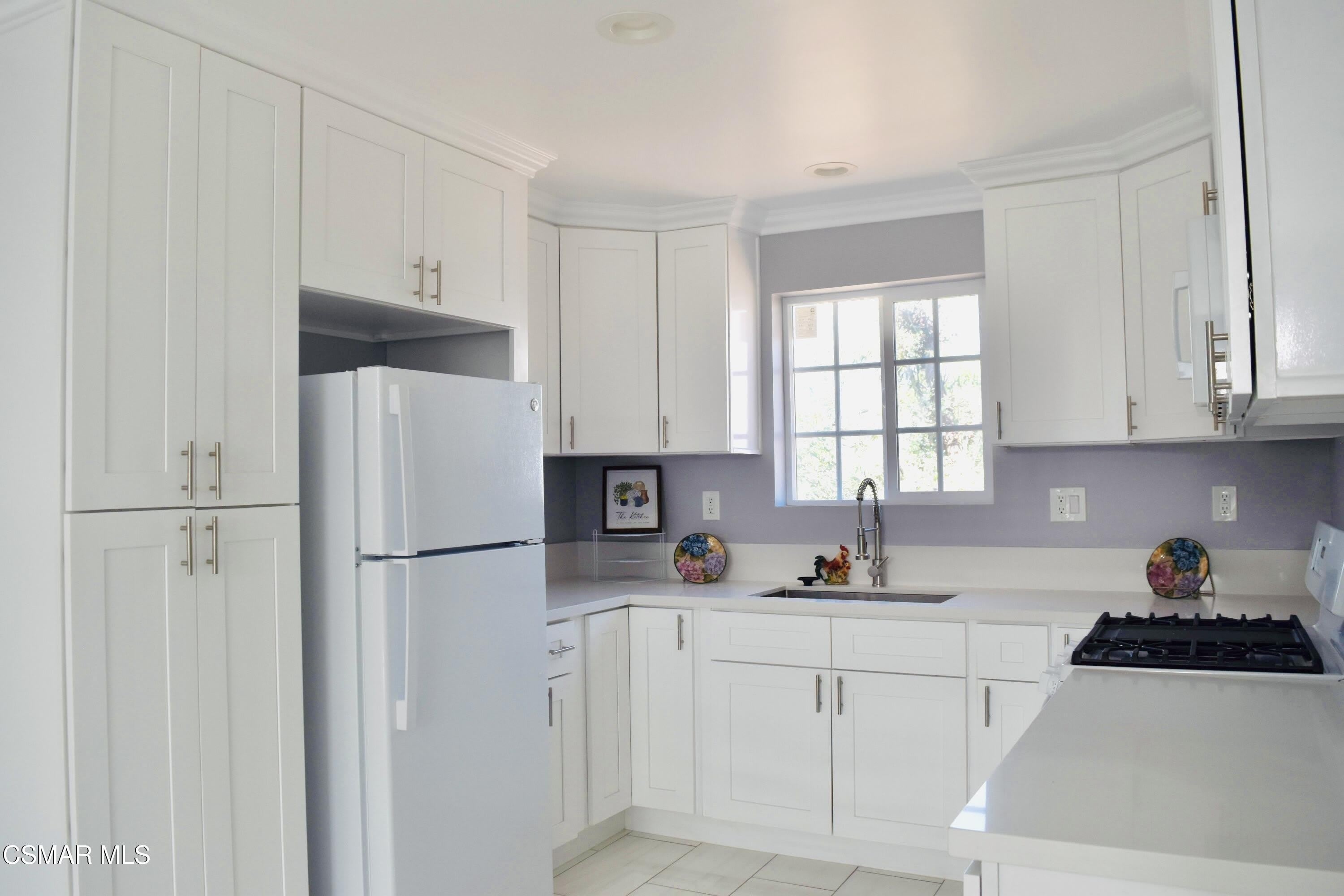 137 N Commonwealth Avenue – photo 3