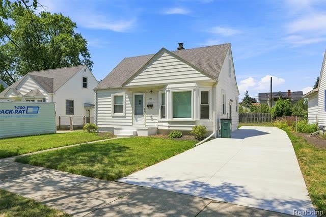 100 S Custer Avenue – photo 2