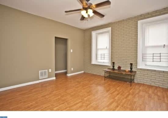 181 Dupont Street – photo 4