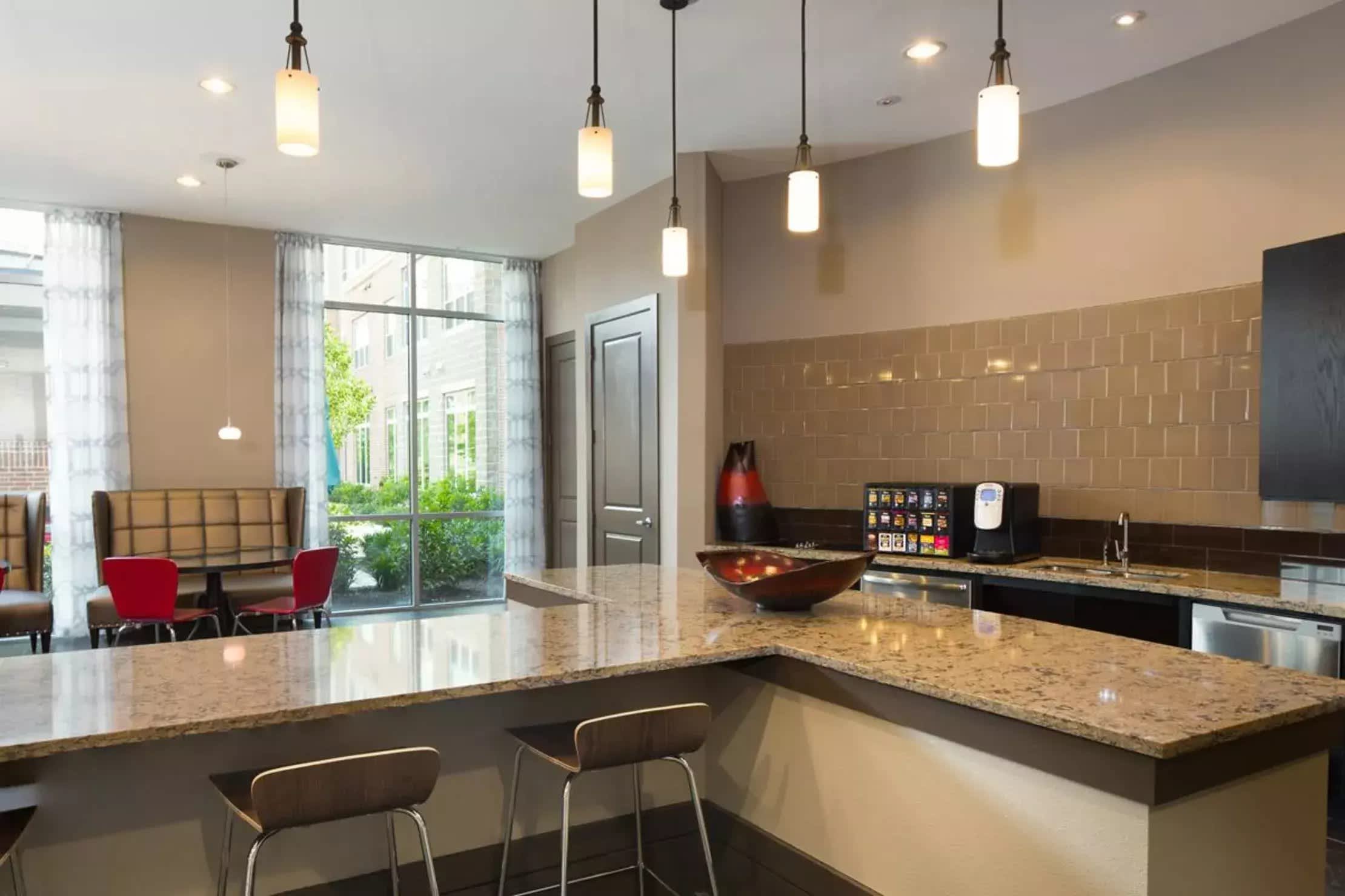 District at Washington – photo 4