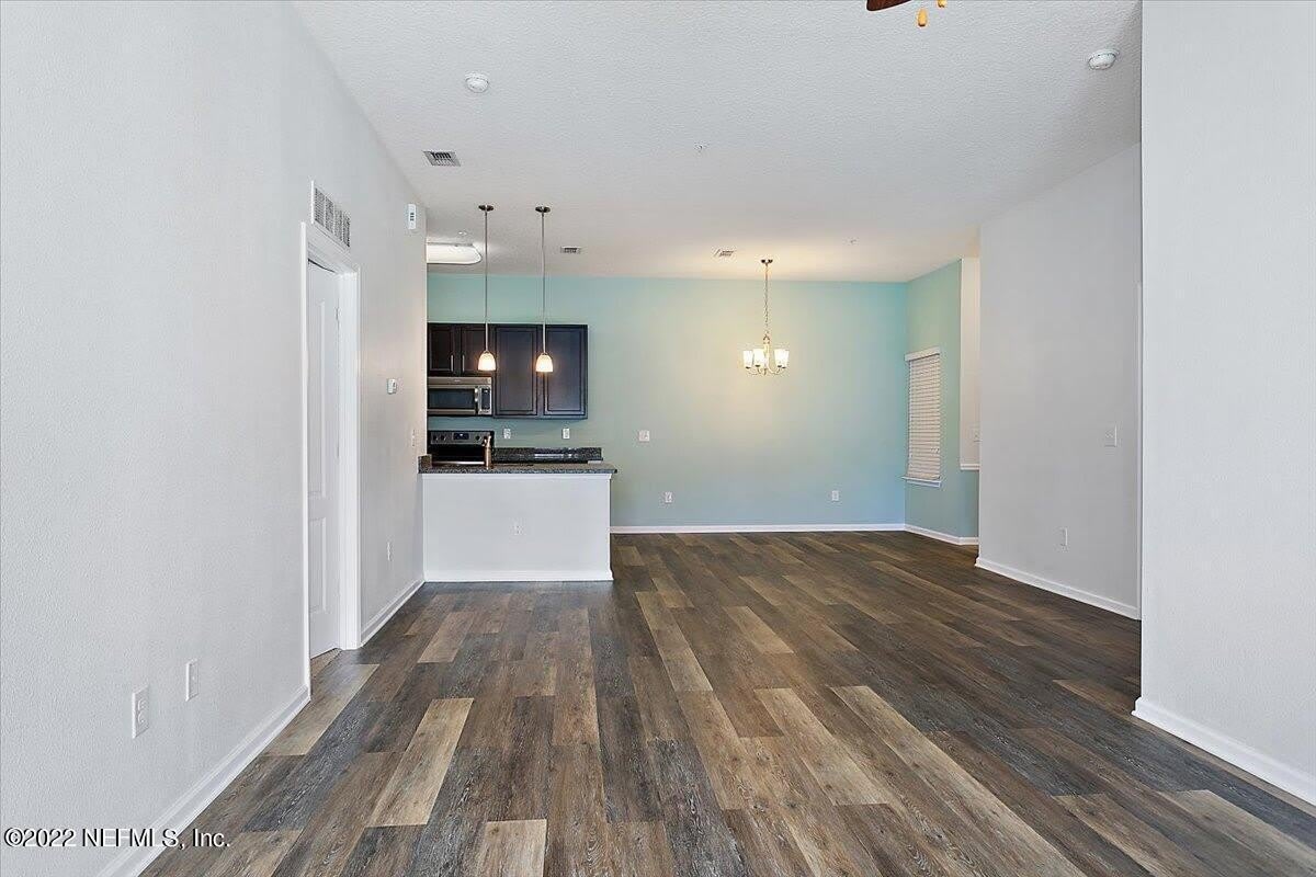 213 LARKIN Place – photo 3