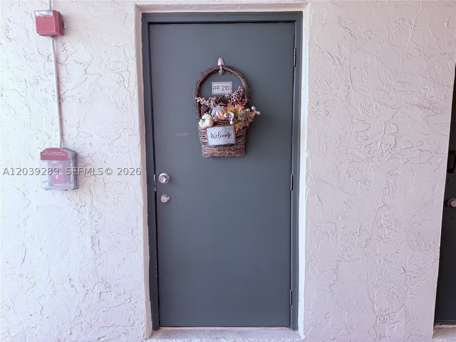 13872 SW 90th Ave – photo 1