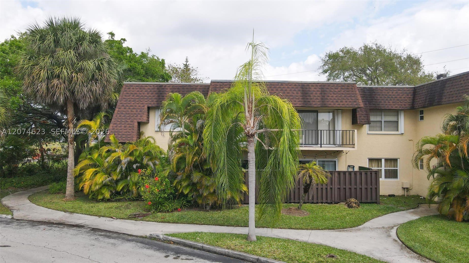 9107 SW 137th Ter – photo 1