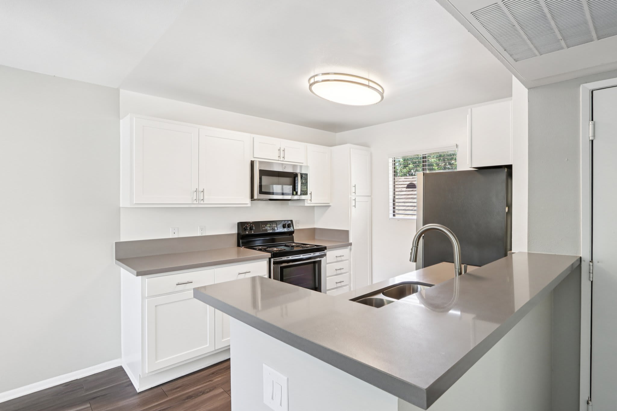 Creekside Alta Loma – photo 2