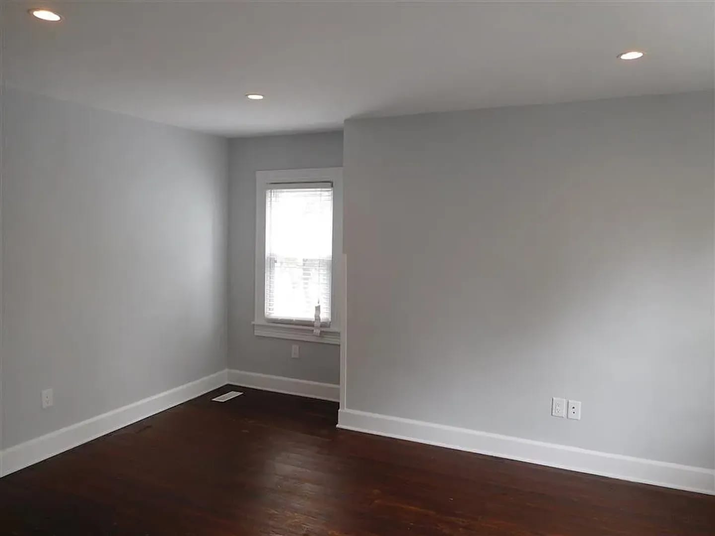412 E. 9th St. – photo 5