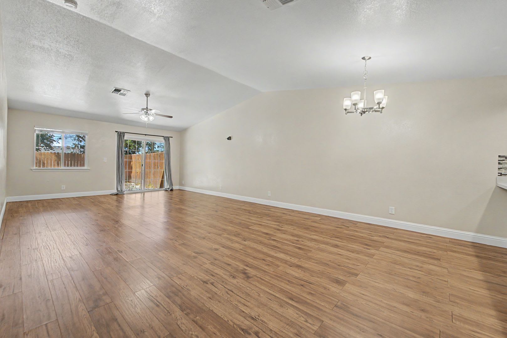 3 Bedroom 2 Bath – photo 4