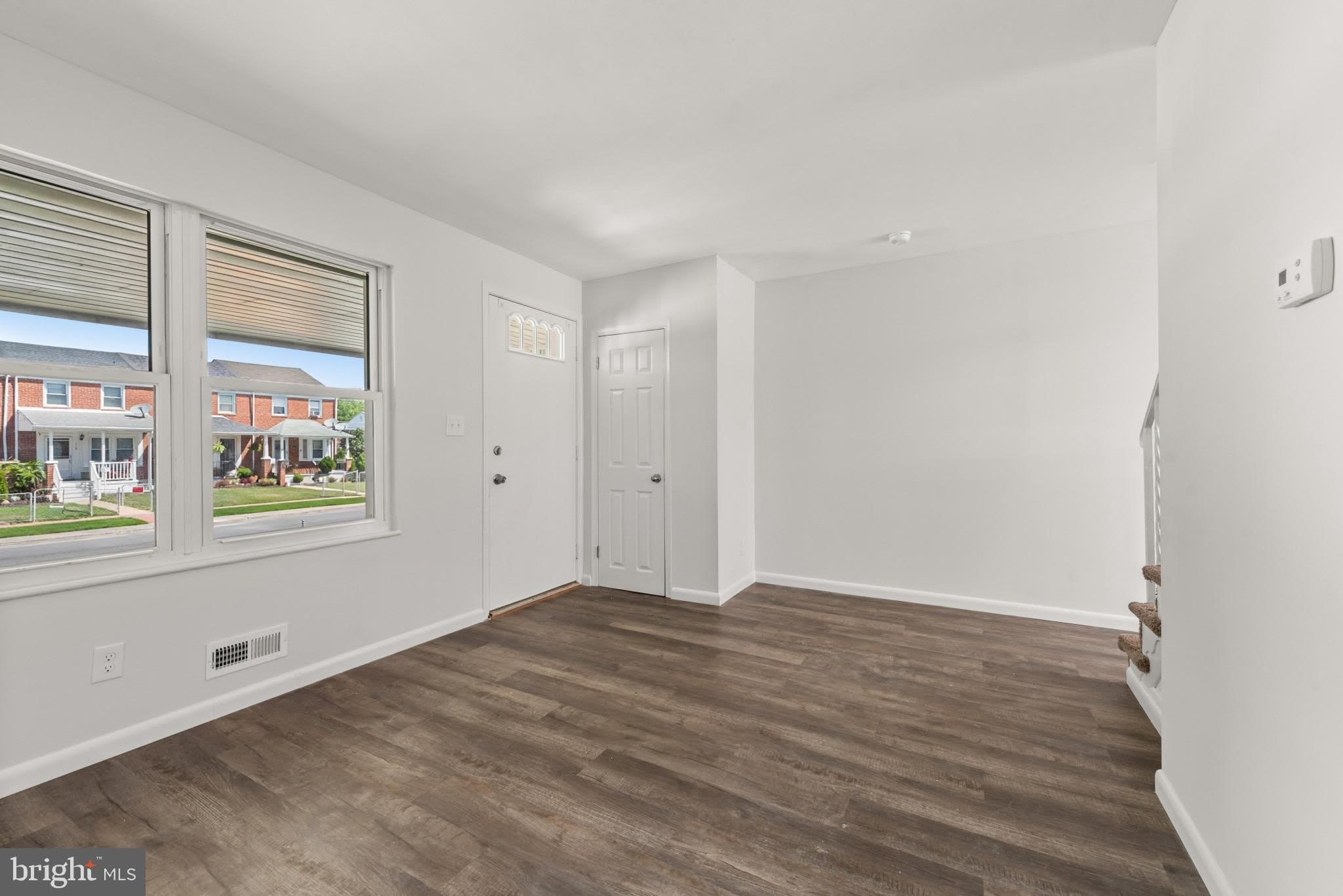 747 ARNCLIFFE Road – photo 5