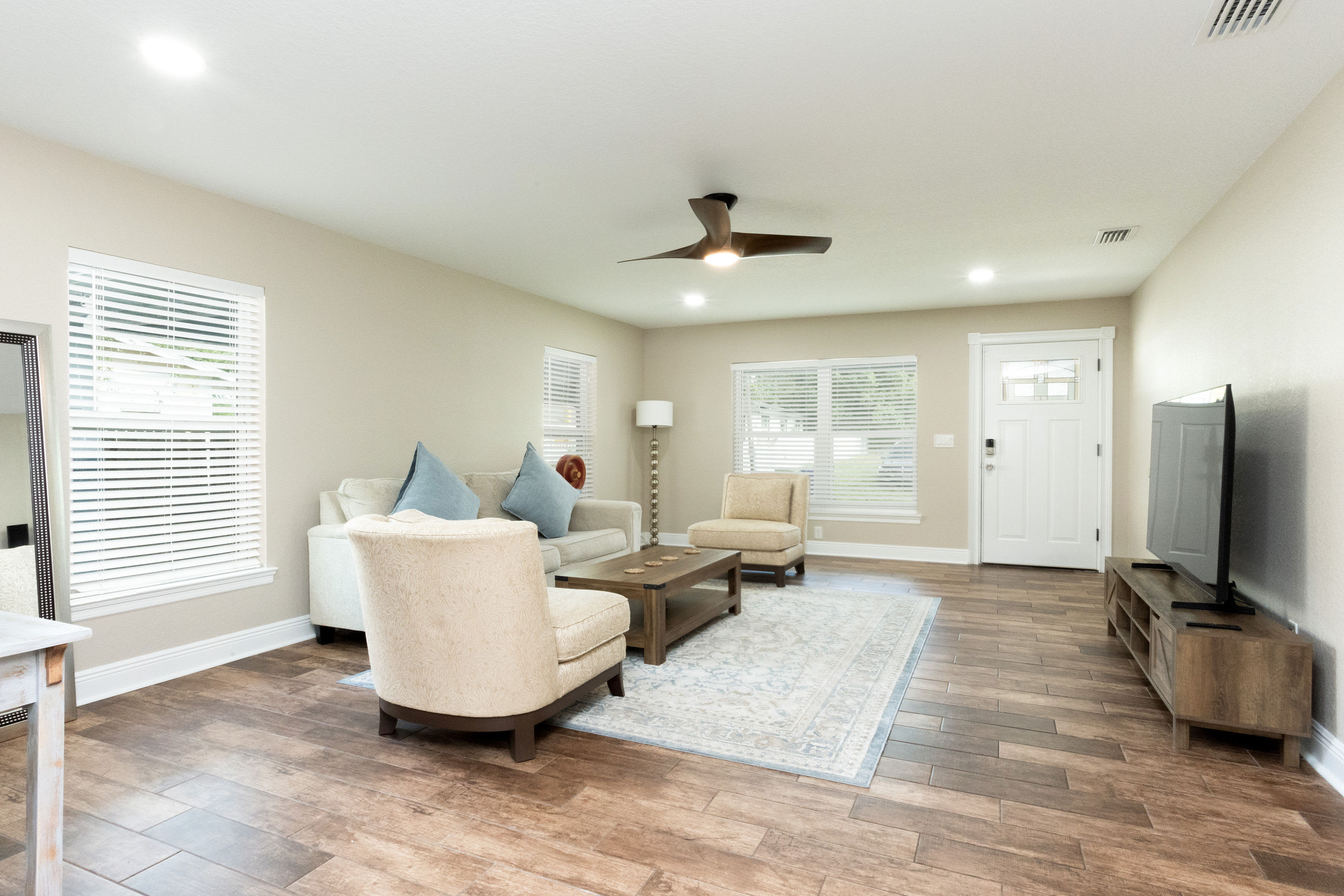 1313 East Cayuga Street – photo 2