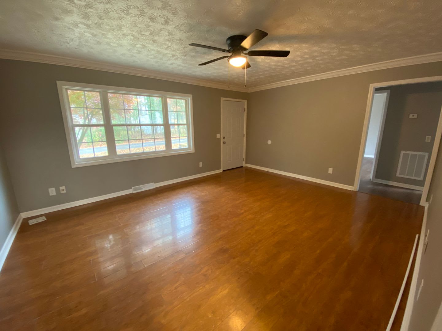 4 bedroom, 1-1/2 bathroom House in West Rome! – photo 3