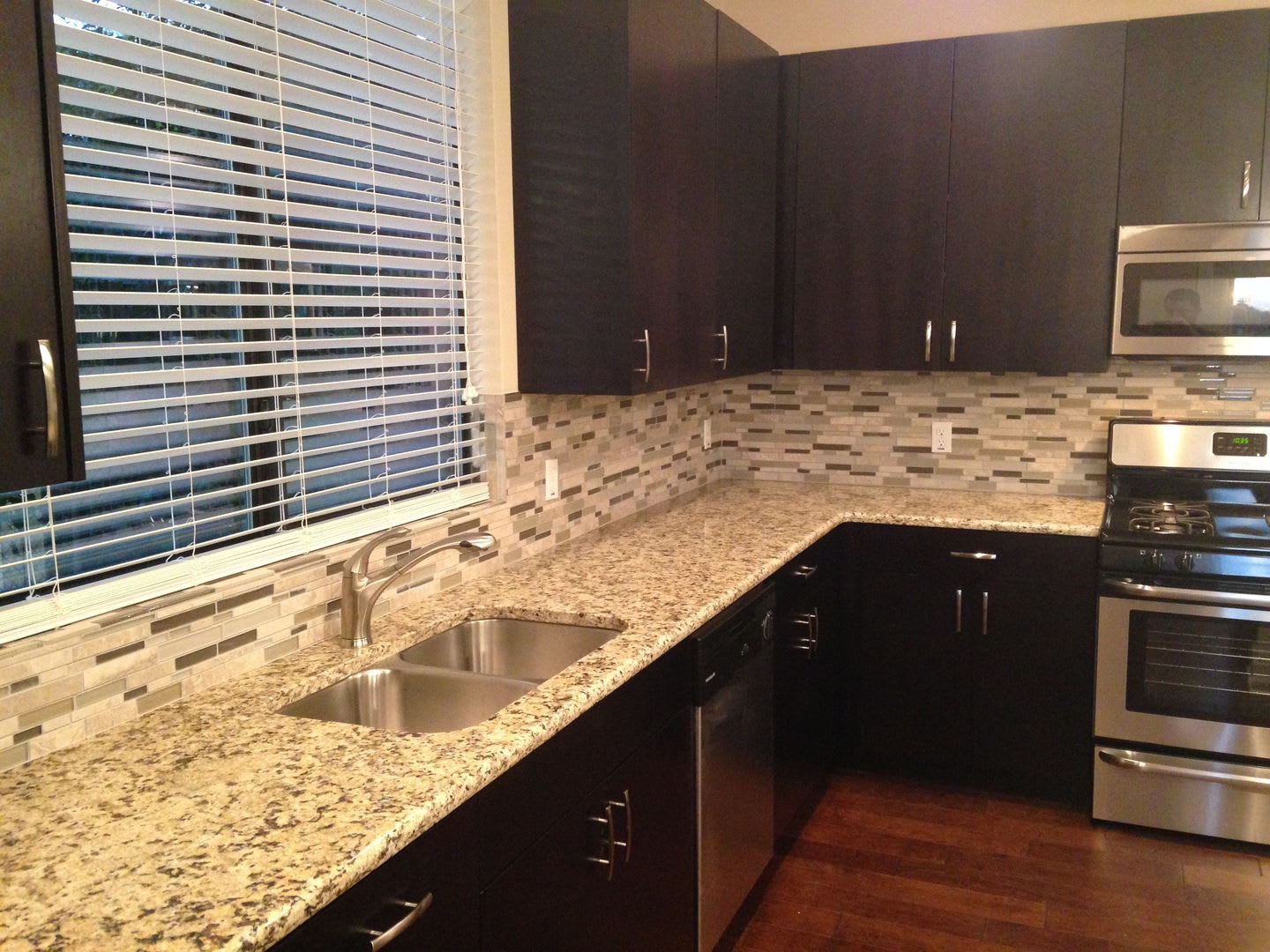 Ut Pre Lease 2013 Construction 6 Bed 3 Bath Top Of The Line Finishes – photo 4