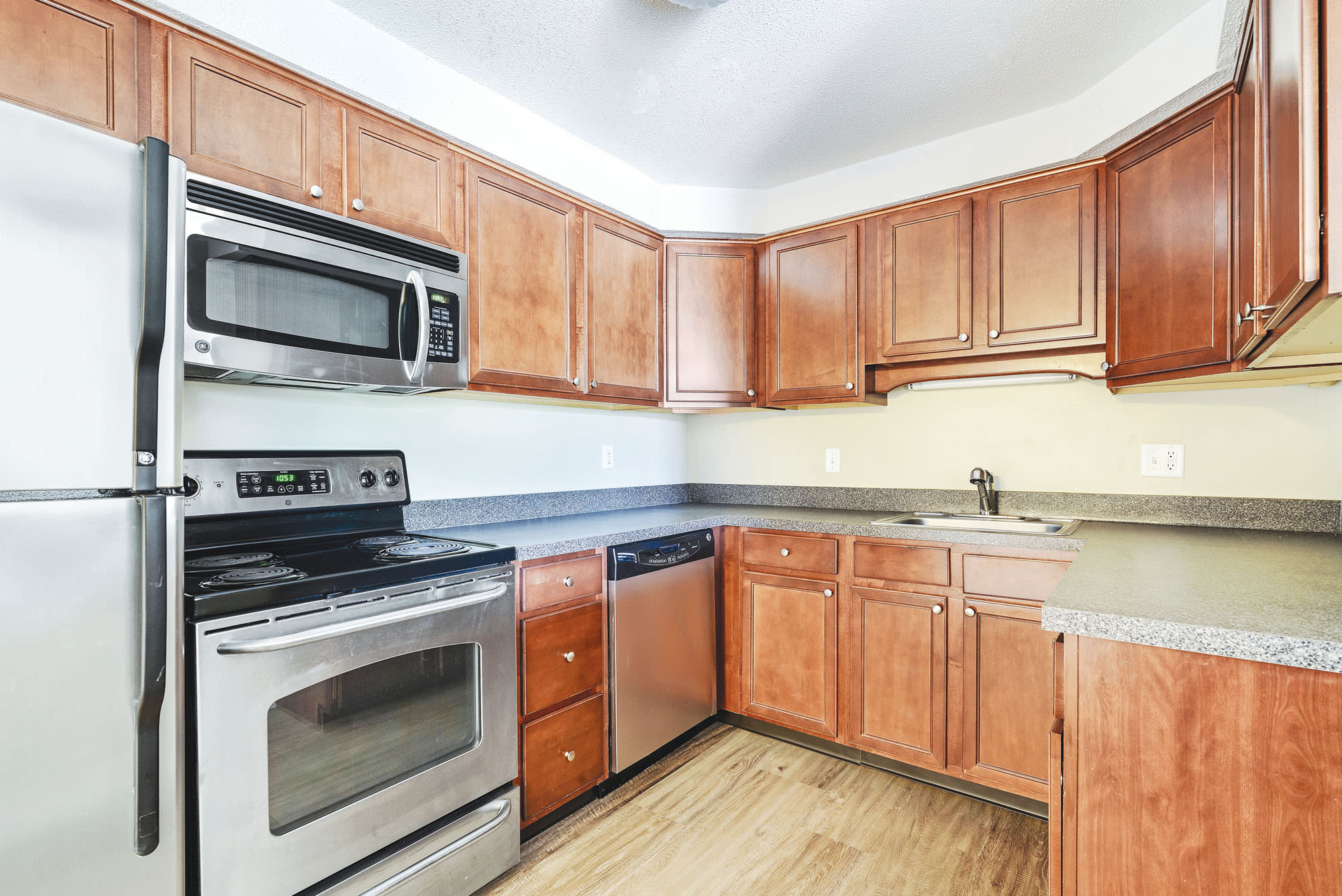 Royal Crest Estates Warwick – photo 2