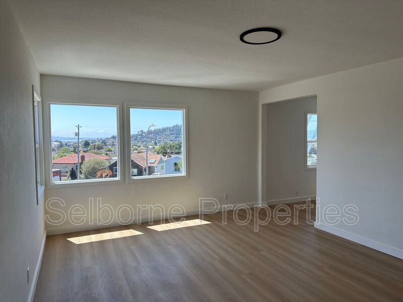 369 Colusa Avenue – photo 5