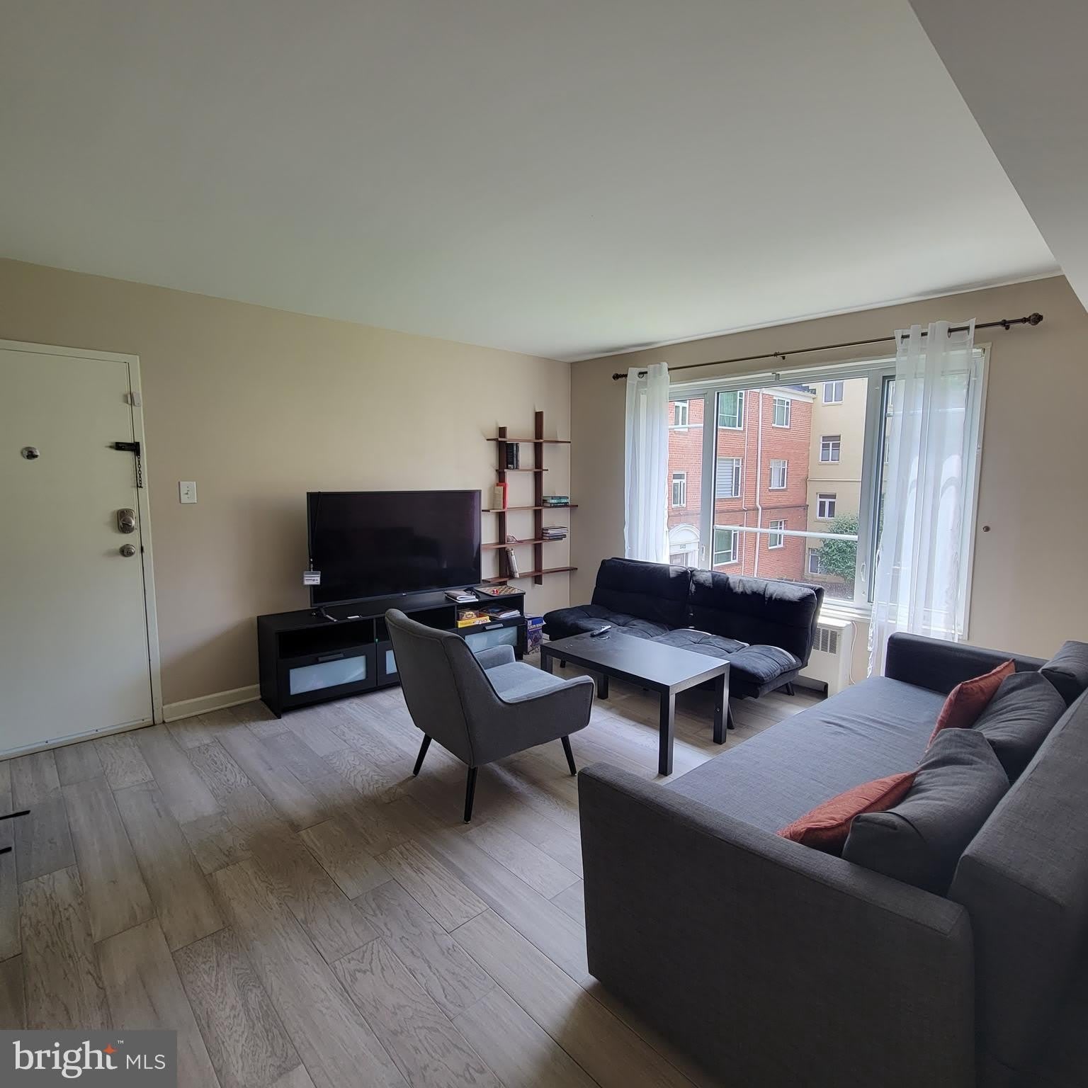 10407 MONTROSE Avenue – photo 3
