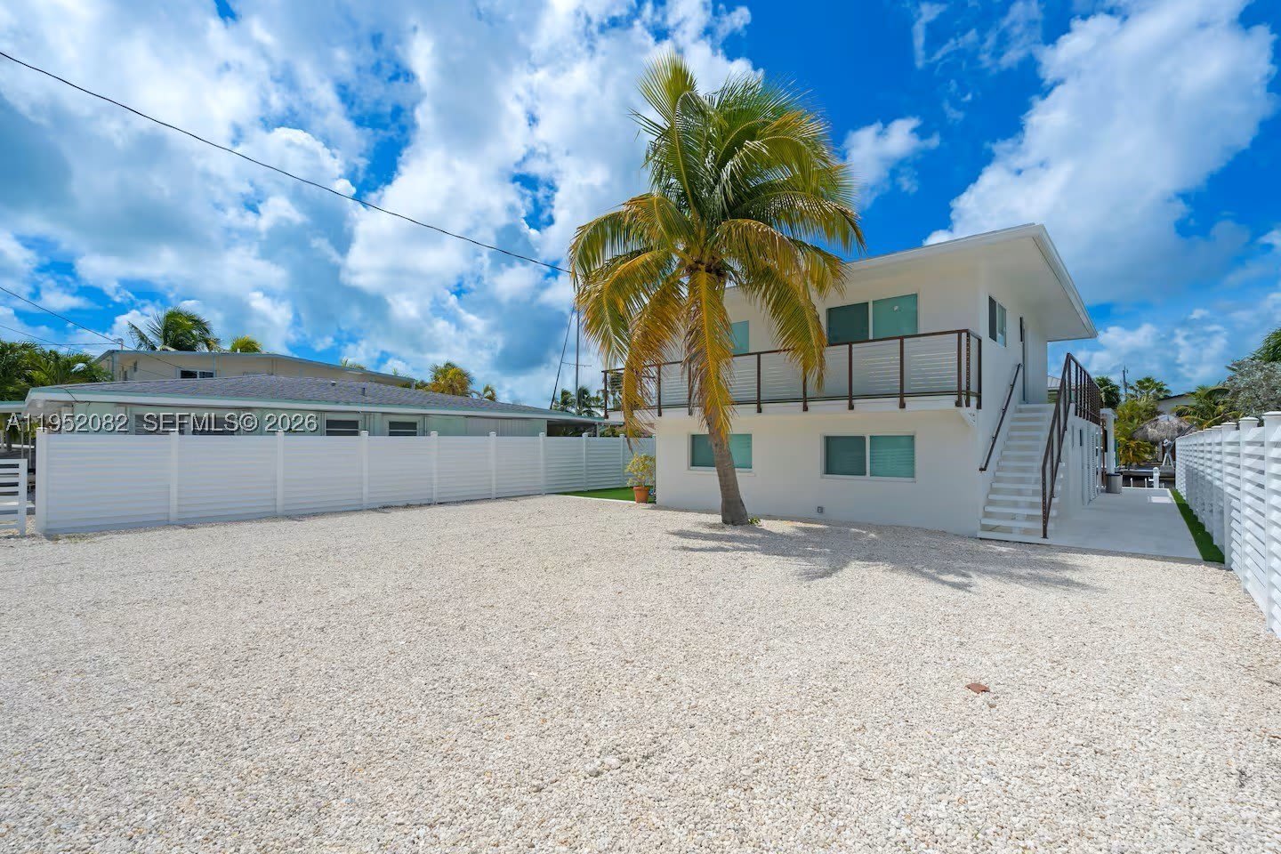 125 Gardenia St – photo 2