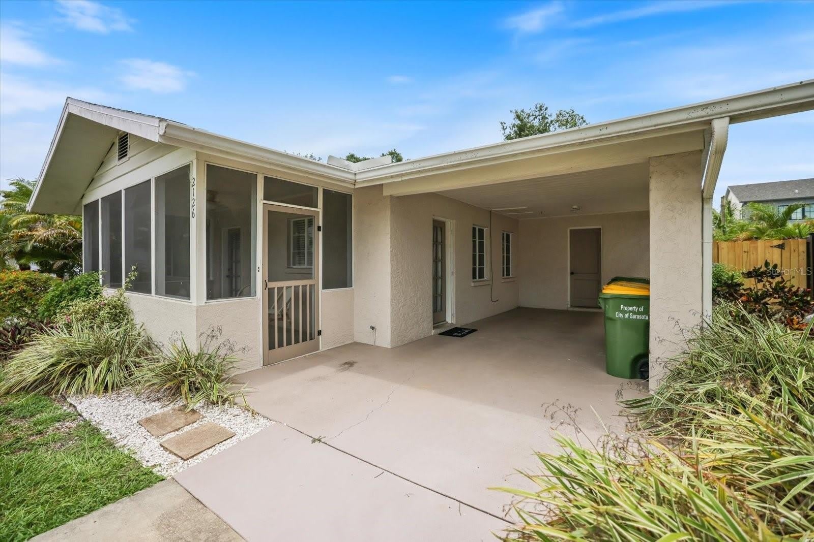 2126 HYDE PARK Street – photo 3