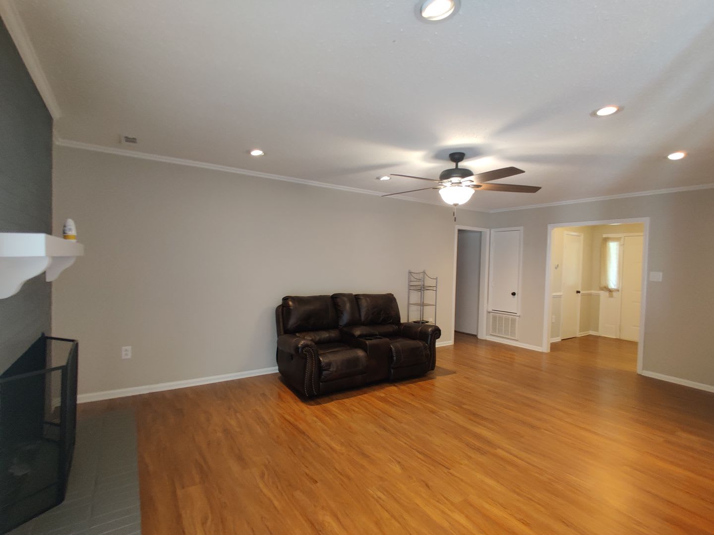 3 Bedroom Home in Chestnut Lake – photo 4