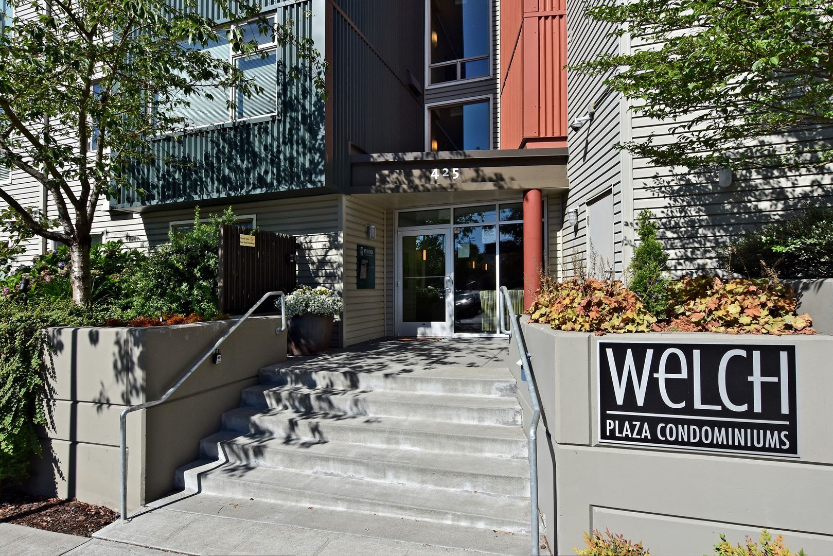 Spacious 2Br 1 75Ba Condo In Convenient Location Central District – photo 2
