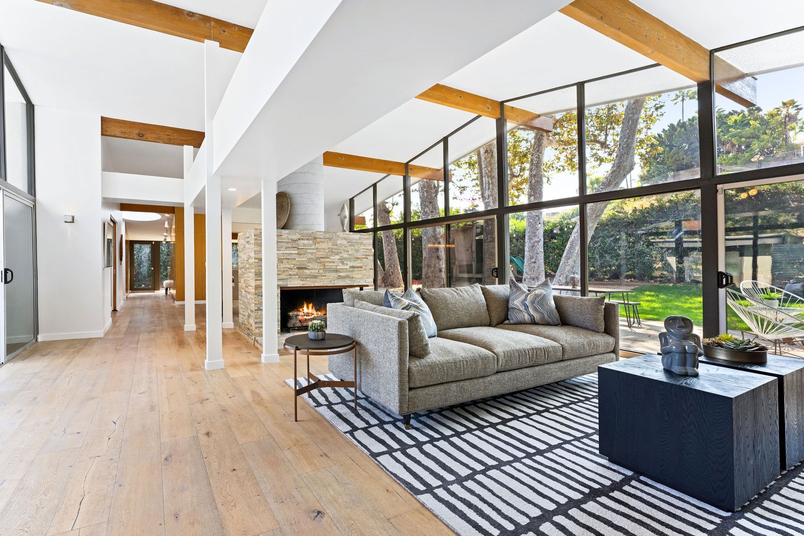 Malibu Mid Century Modern Meets Effortless Indoor Outdoor Living W Beach Club Access In Coveted Malibu West Community – photo 3